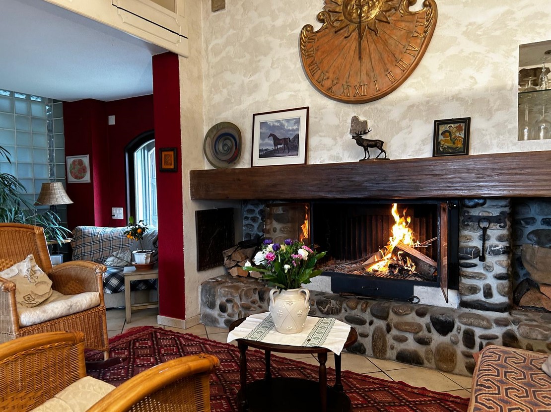 Cheminée Salle à Manger.jpg